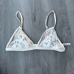 Victoria’s Secret white Lace Bralette in Cream